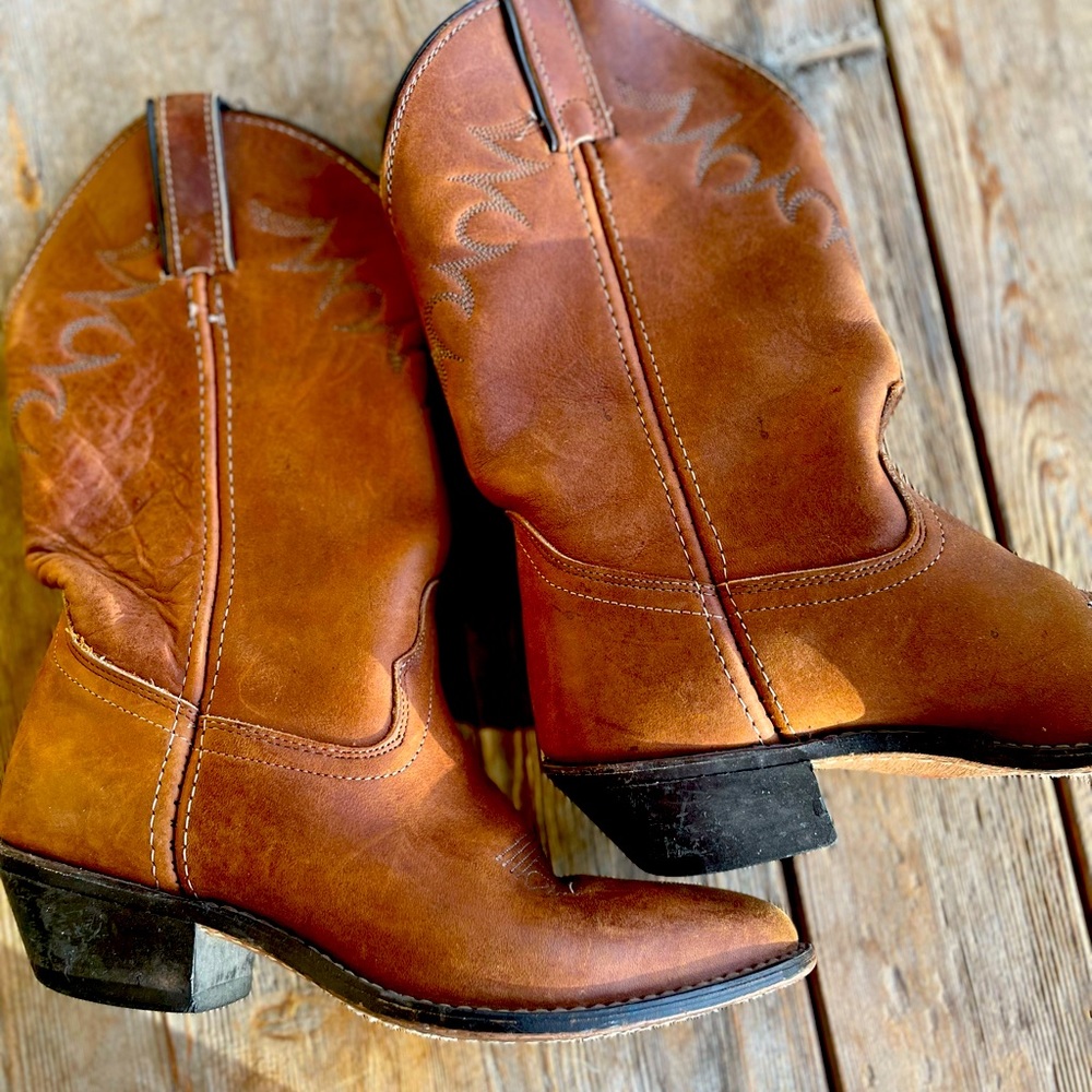 Laredo 51/2 women’s leather cowboy boots